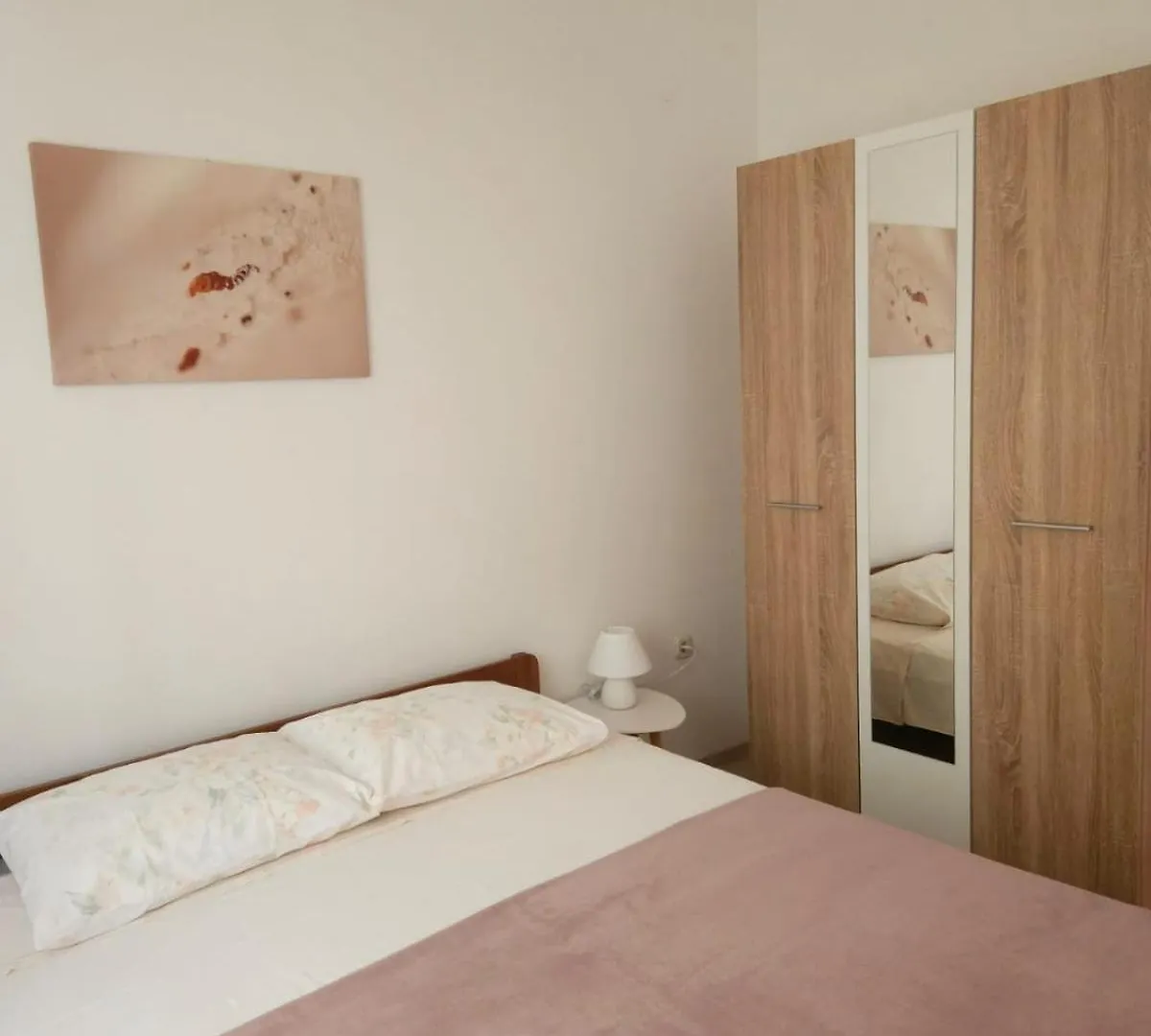 Lorena Apartments In Pula
