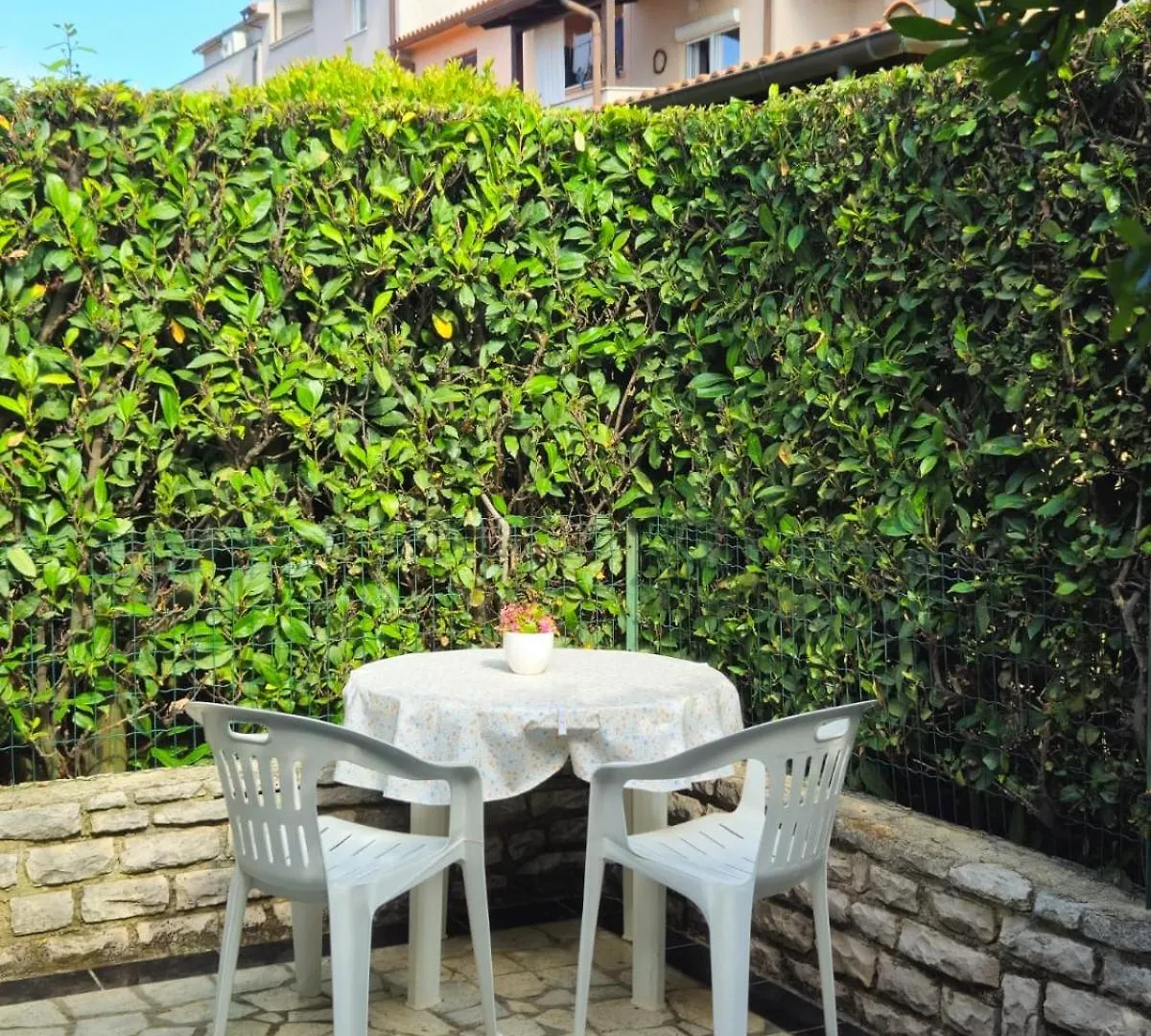 Lorena Apartments In Pula