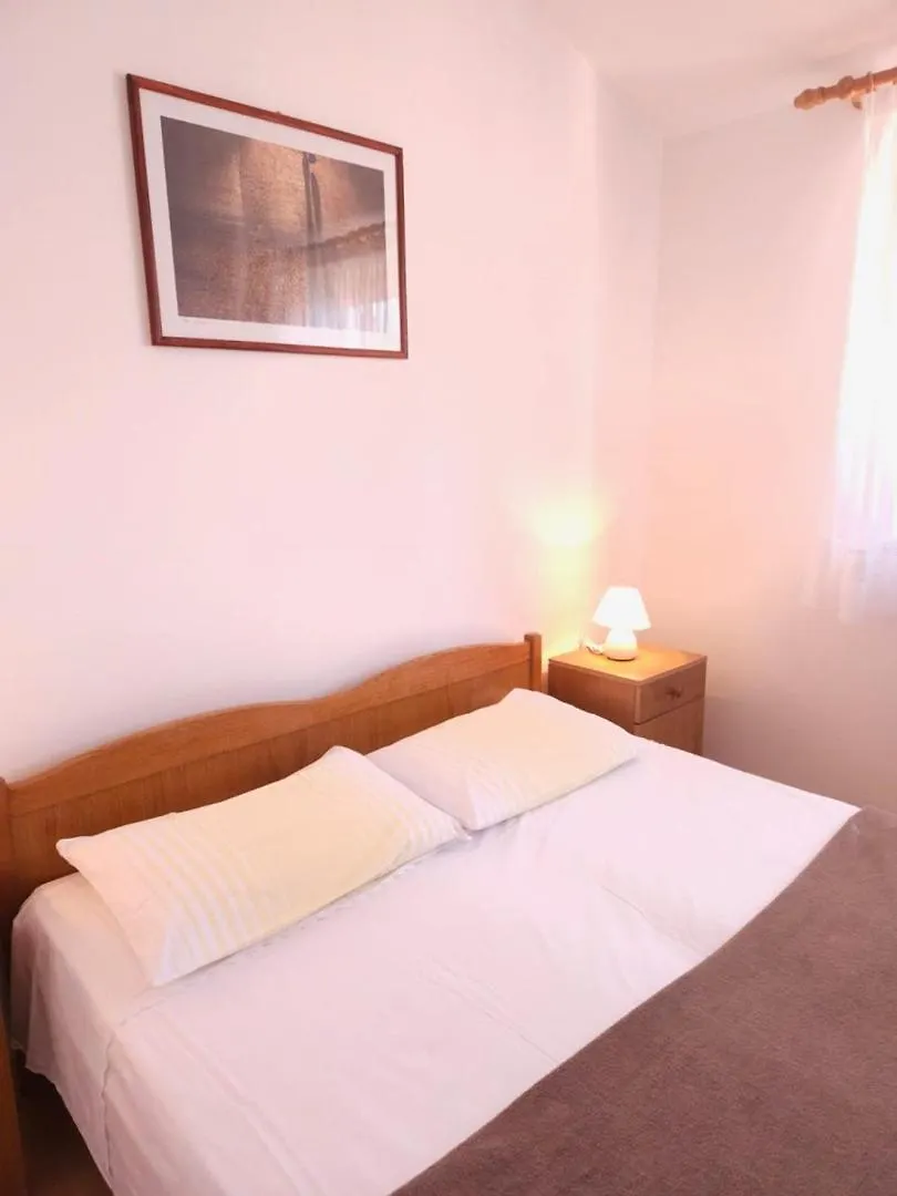 Guest house Lorena Apartments In Pula Croatia