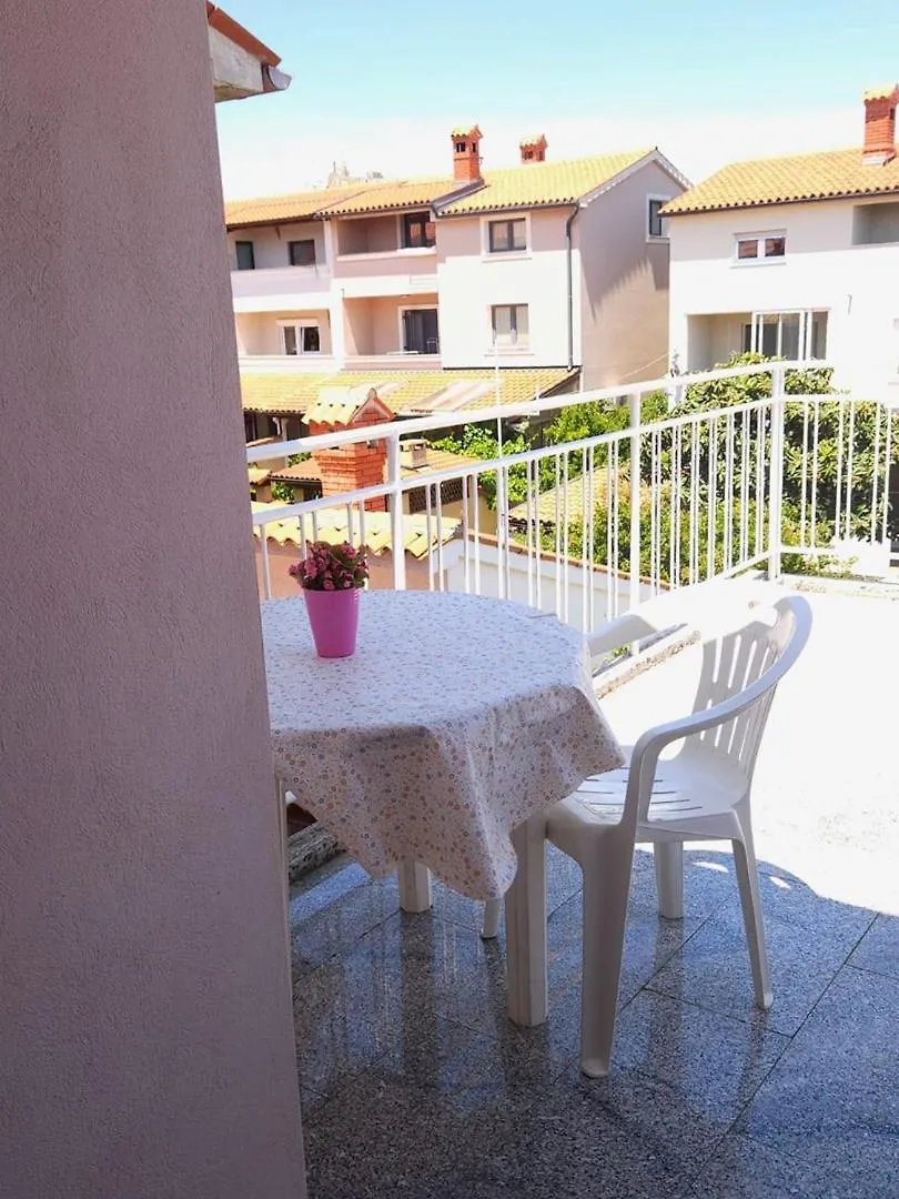 Guest house Lorena Apartments In Pula Croatia