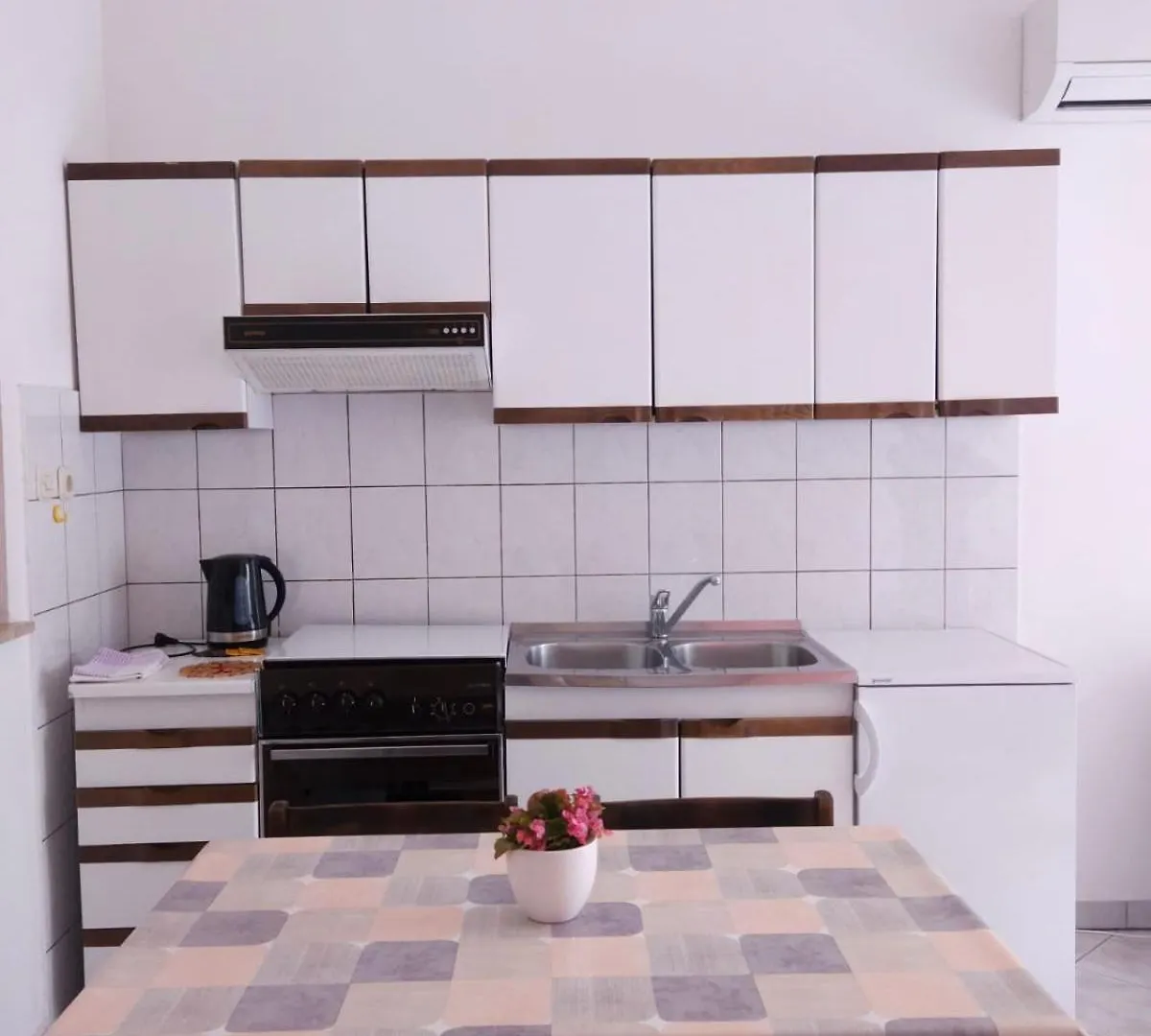 Guest house Lorena Apartments In Pula