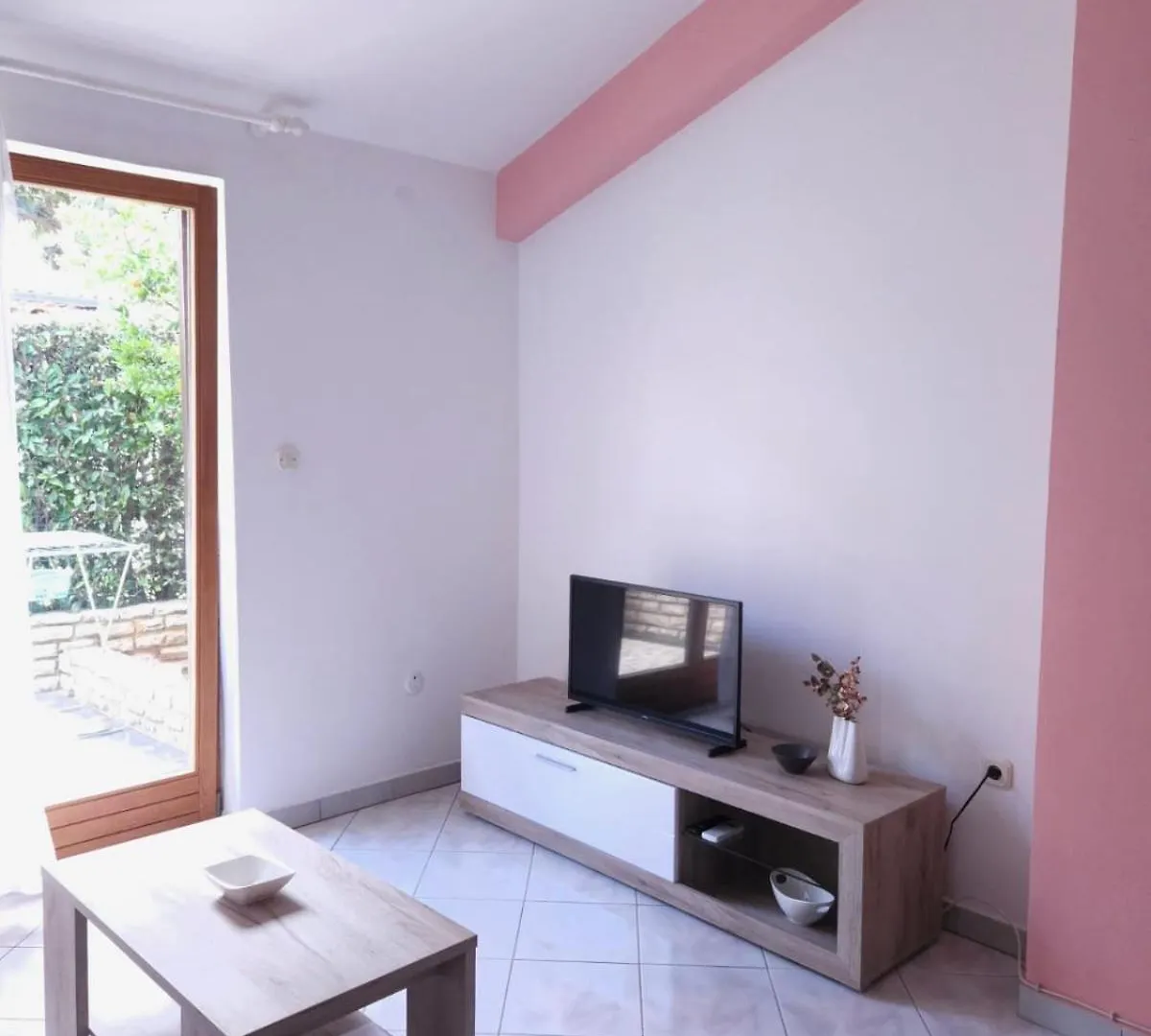 Lorena Apartments In Pula Guest house