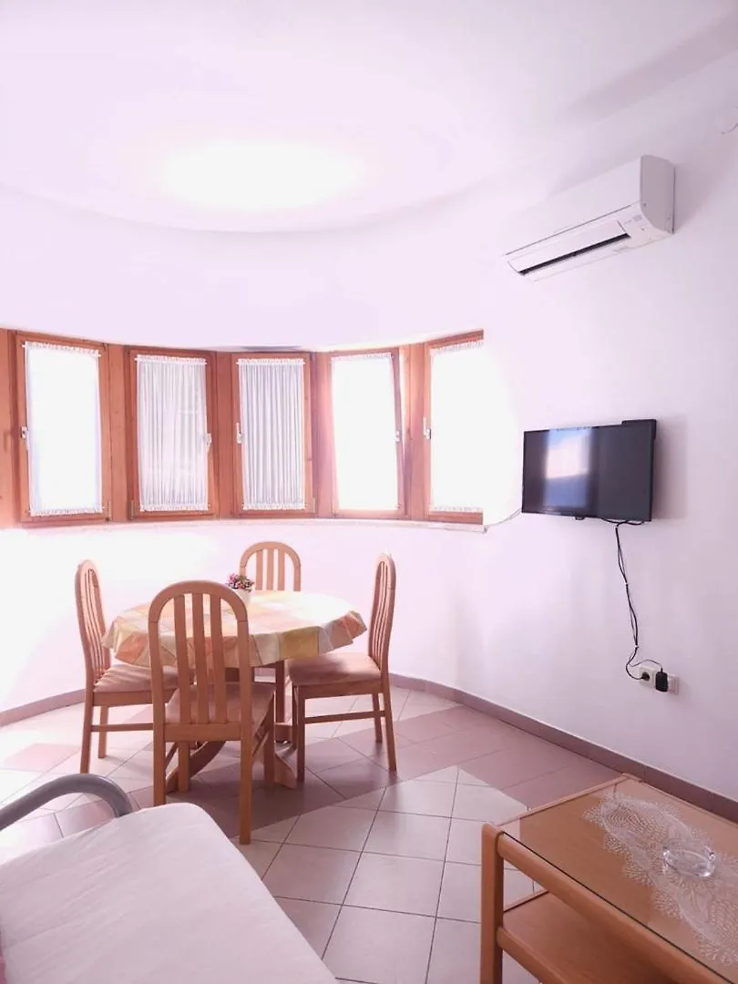 Lorena Apartments In Pula 0*,